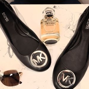 Black Michael Kors size 9.5 flats